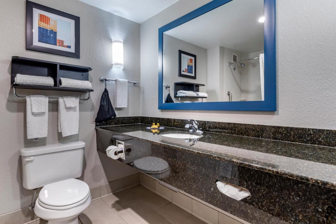 Best Western Plus Castlerock Inn & Suites Бентонвилль Экстерьер фото