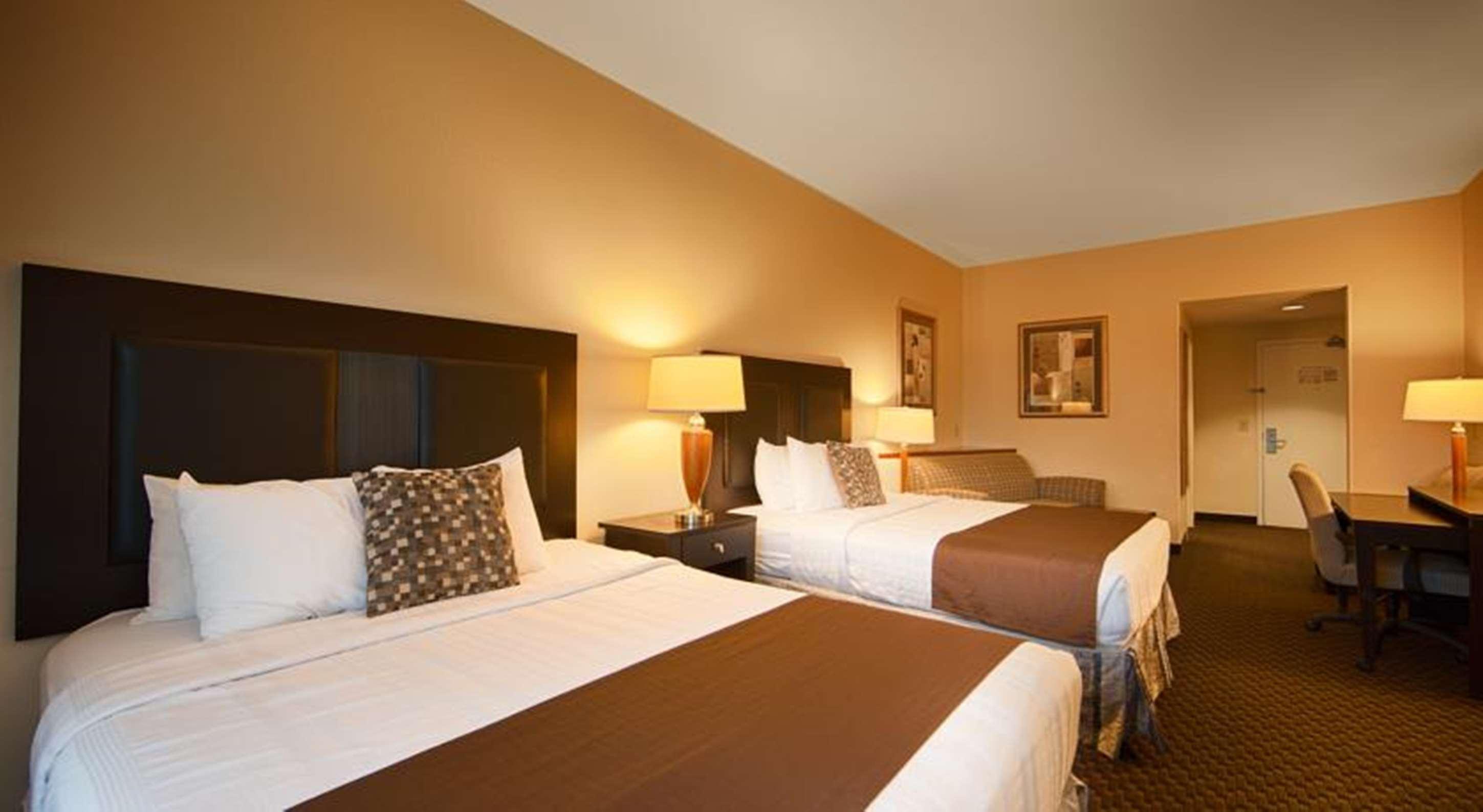 Best Western Plus Castlerock Inn & Suites Бентонвилль Экстерьер фото