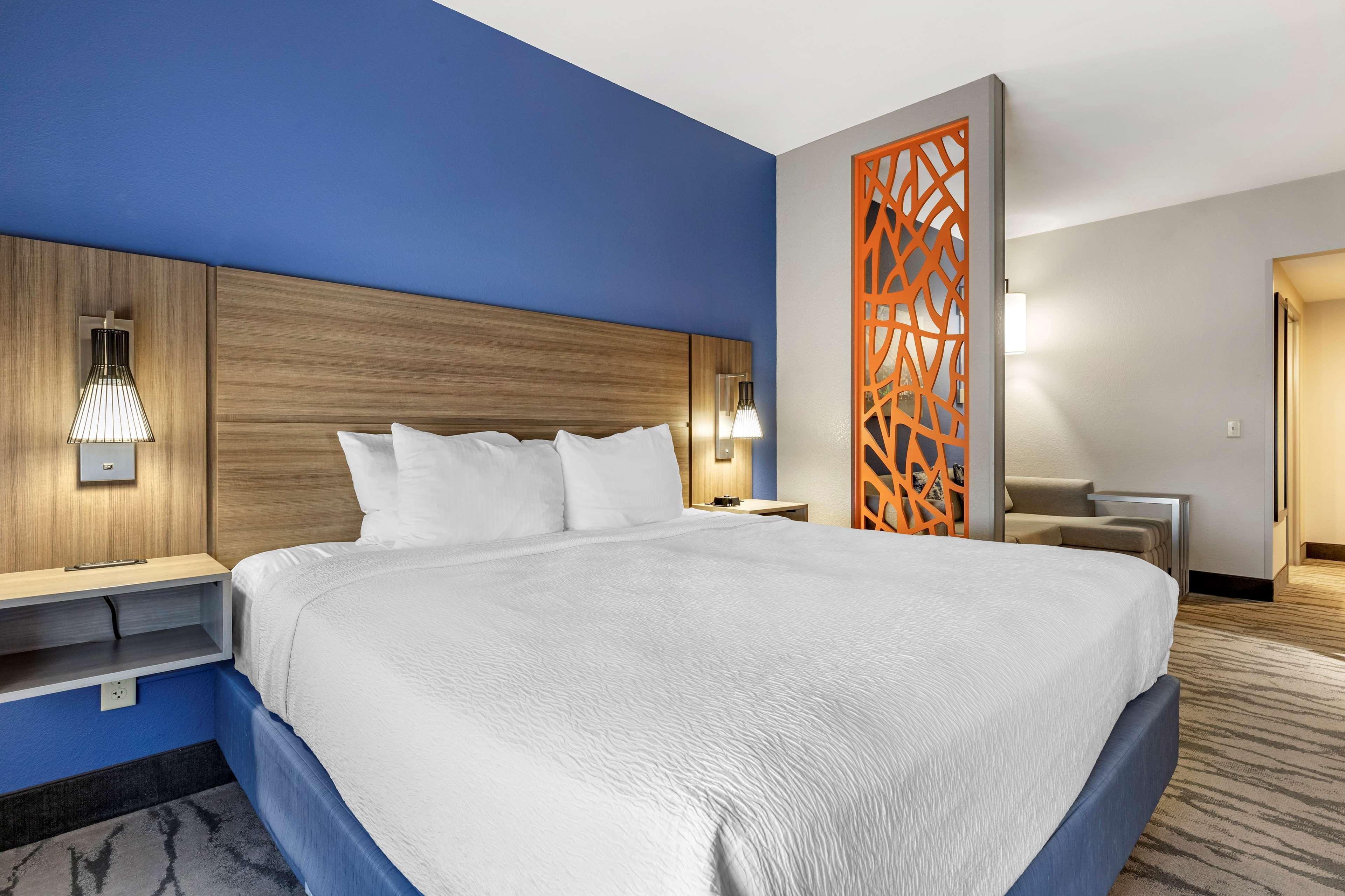 Best Western Plus Castlerock Inn & Suites Бентонвилль Экстерьер фото